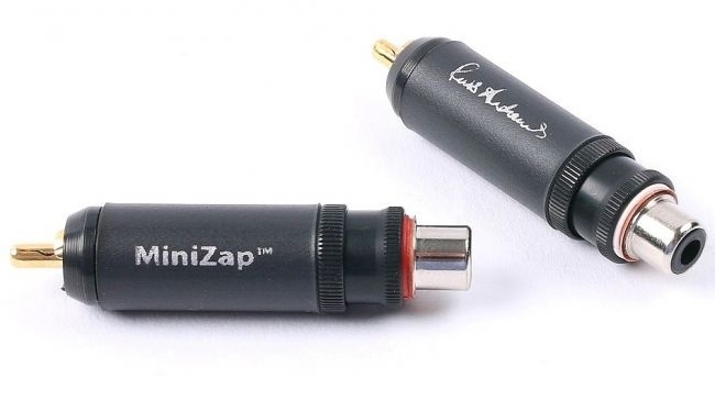 Russ Andrews ra mắt MiniZap: Món phụ kiện chống nhiễu chuyên dụng cho dây tín hiệu