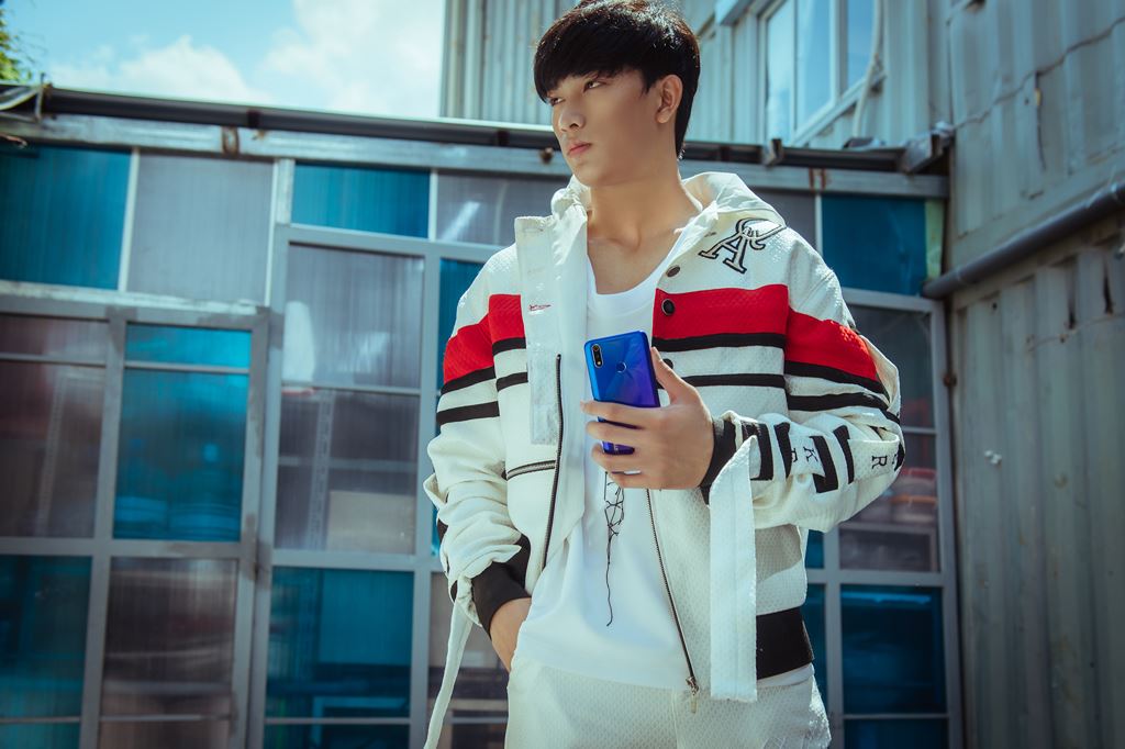 Realme 3 Pro lên kệ tại Việt Nam giá 6,5 triệu đồng ảnh 5