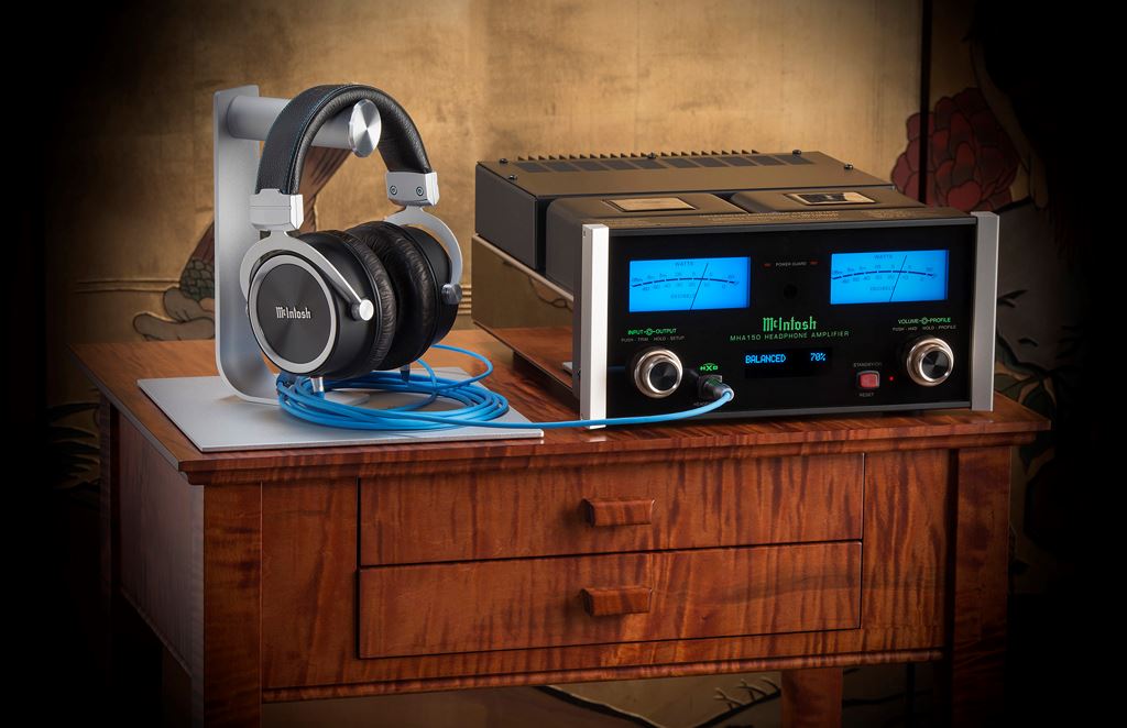 McIntosh MHA150 - Ampli headphone xuất âm bằng biến thế, tích hợp DAC hi-end ảnh 1