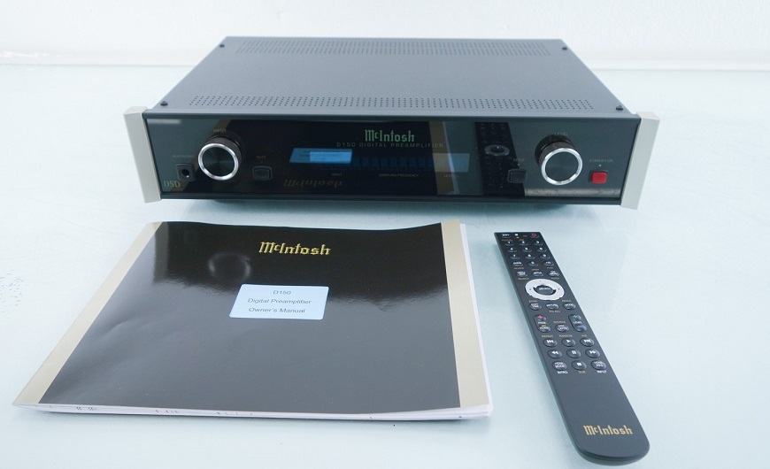 Pre ampli McIntosh D150 black