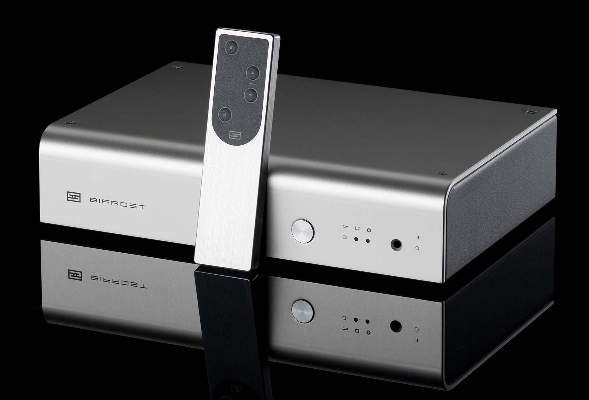 Đang tải Schiit_Bifrost_2_p1.jpg…