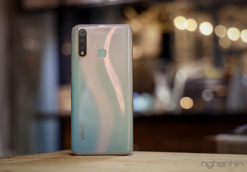 Khui hộp Vivo Y19: thiết kế trẻ trung, pin trâu, giá dễ chịu còn gì nữa? ảnh 2