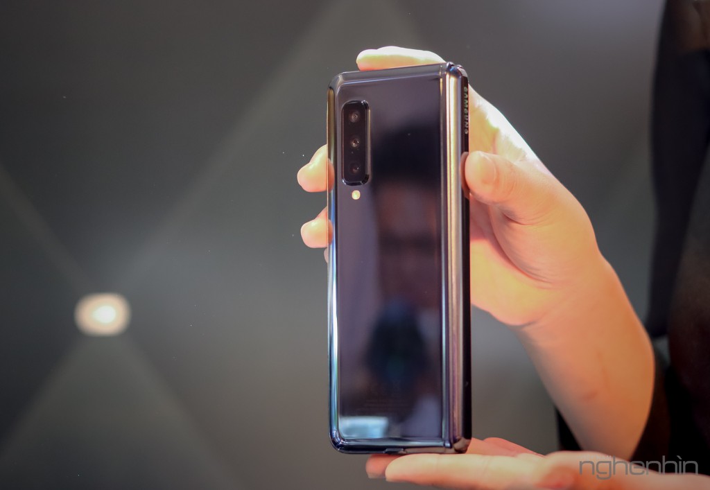 Siêu phẩm Samsung Galaxy Fold smartphone màn hình gập ra mắt người dùng Việt giá 50 triệu ảnh 15