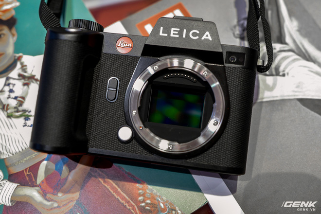 Trên tay máy ảnh không gương lật dành cho 1% dân số Leica SL2: Thiết kế sang, cảm biến 47MP, giá gần 160 triệu đồng - Ảnh 4.