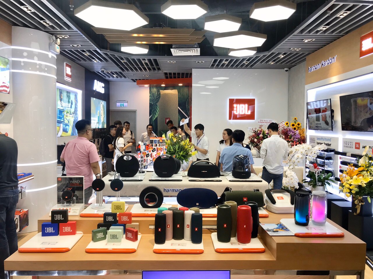 Công Ty Phúc Giang khai trương JBL Store tại TP.HCM - Hifi Việt Nam