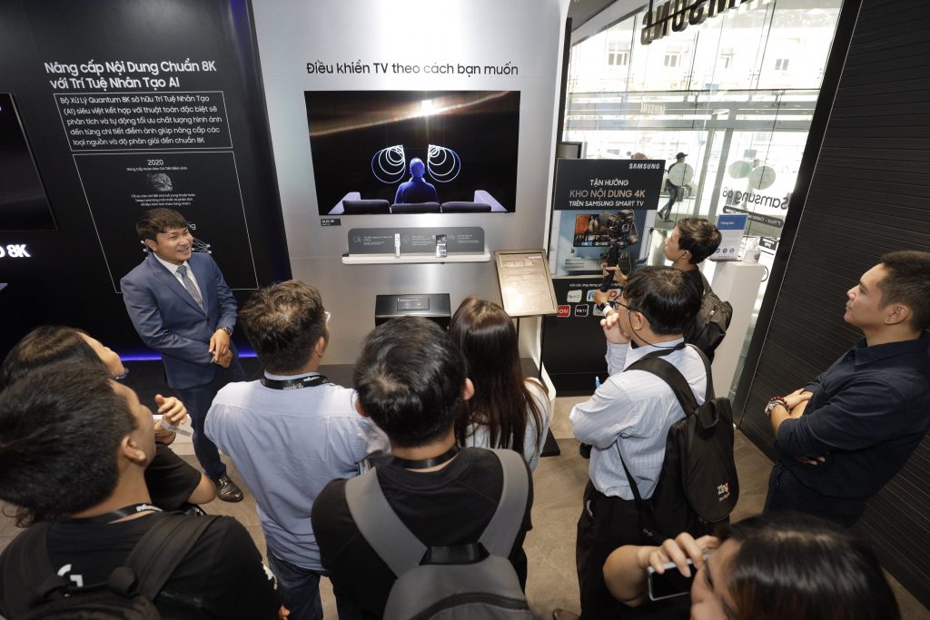 Samsung cho trải nghiệm các sản phẩm TV QLED 8K, The Frame, The Serif và The Sero 2020
