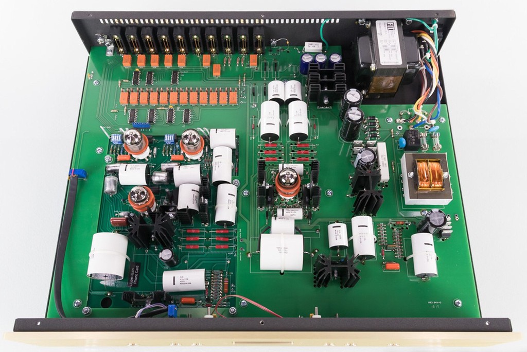 Conrad Johnson ET6 SE & Classic 62 SE – Chuẩn mực tái tạo âm thanh từ một thương hiệu gạo cội ảnh 4