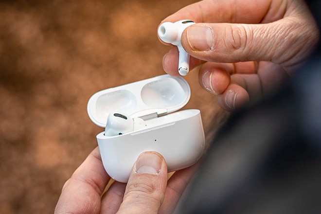 AirPods Pro đang được bán với giá rẻ hơn 50 USD trên Staples /// Ảnh: AFP