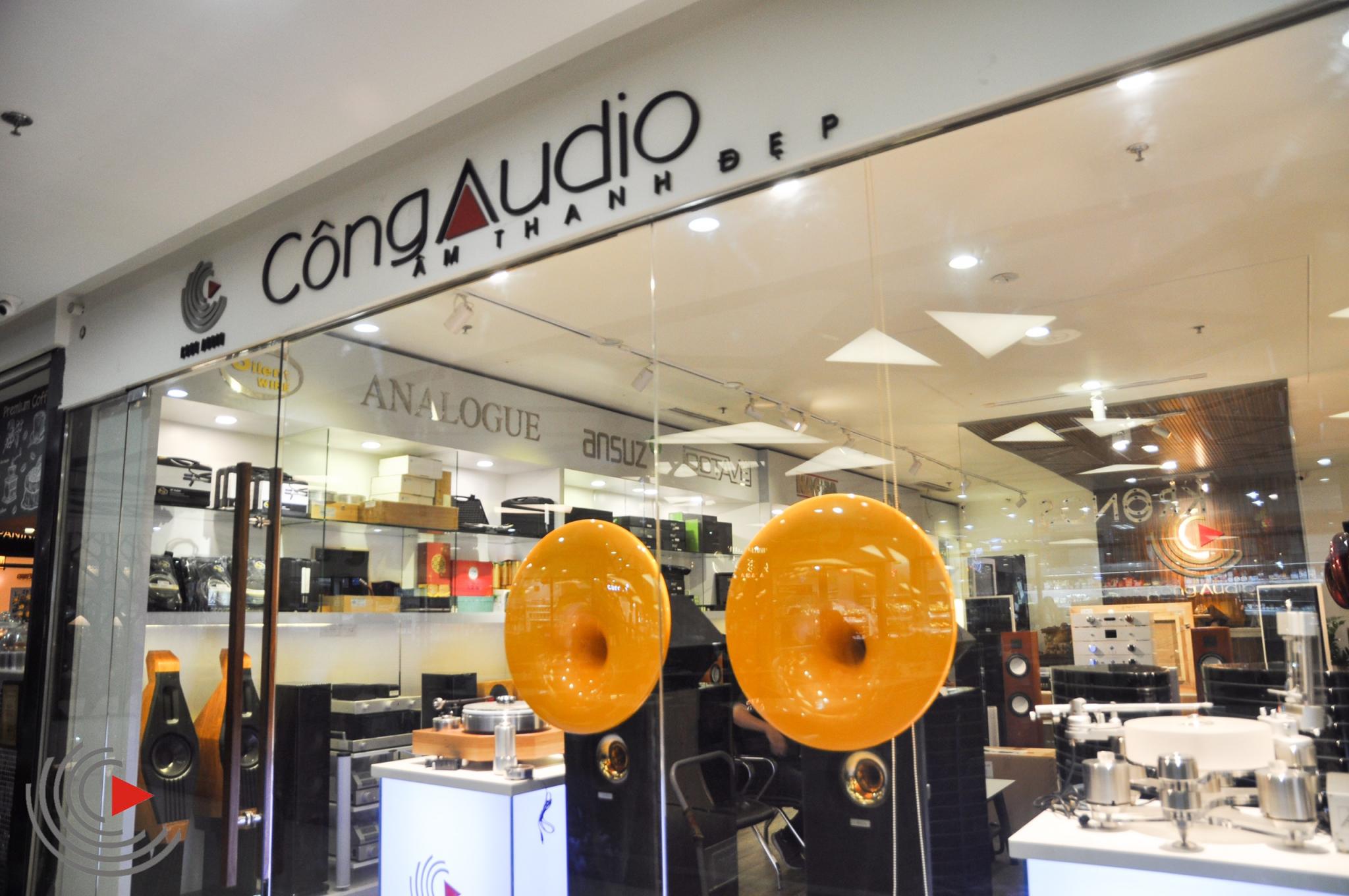 Showroom Công Audio có nhiều mẫu loa kèn nghe nhạc khác nhau