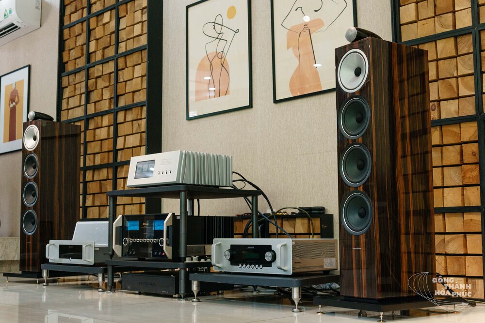 BowersWilkins_702Signature_Dong_Thanh_Hoa_Phuc (1 of 12).JPG