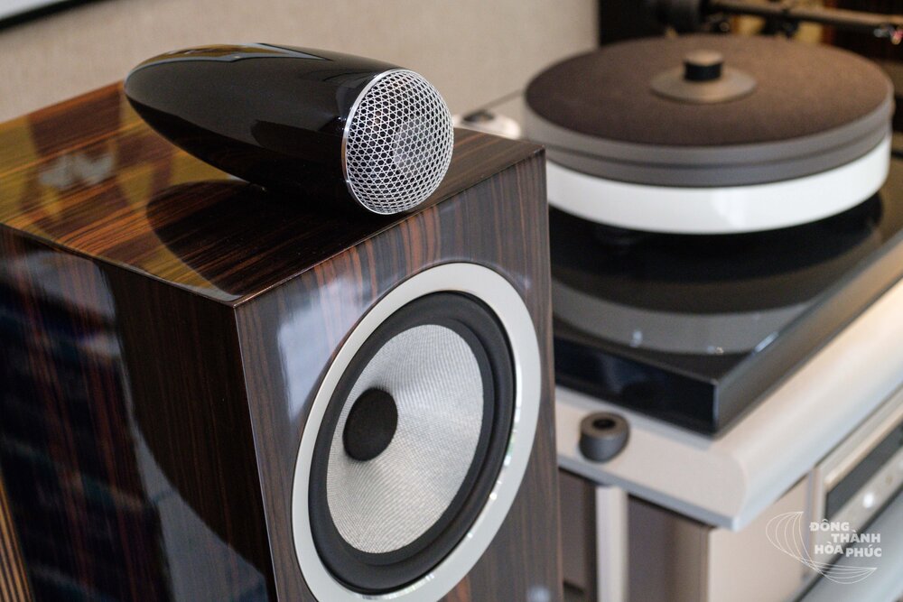 Bowers&Wilkins_705_Signature_Dong_Thanh_Hoa_Phuc (5 of 9).jpg