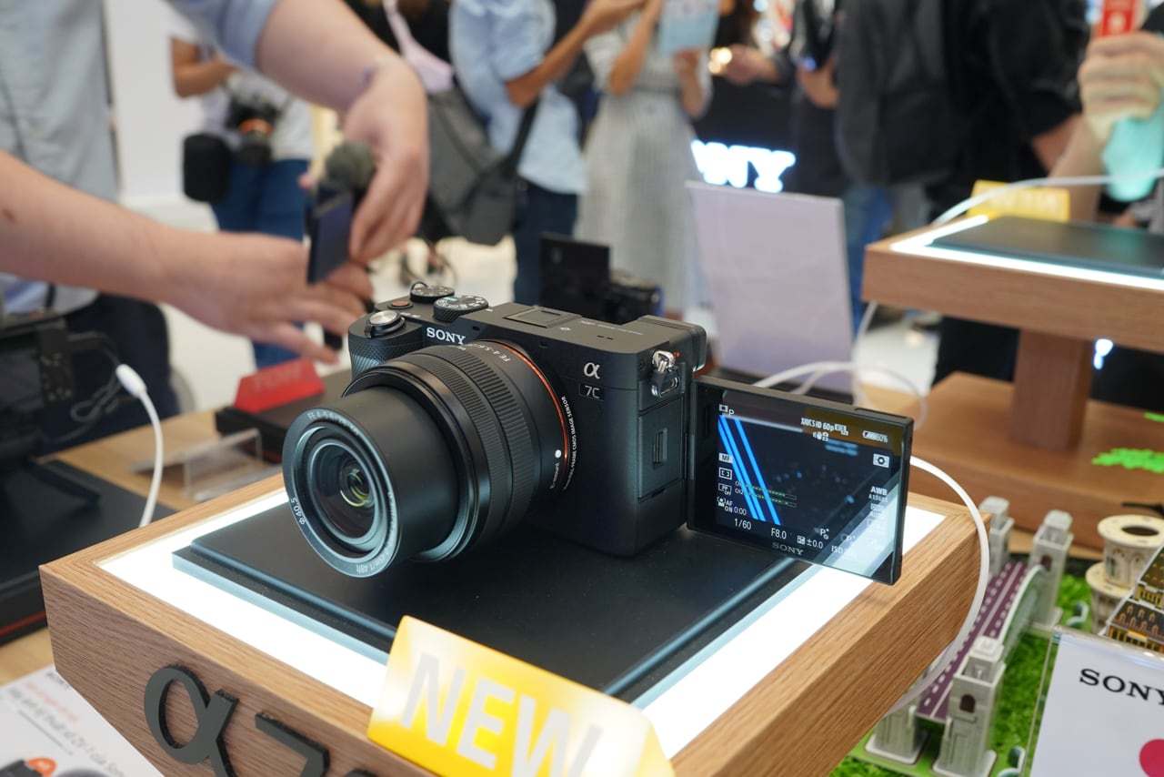 Sony A7C và ống kính FE 28-60mm F4-5.6 ra mắt tại Việt Nam