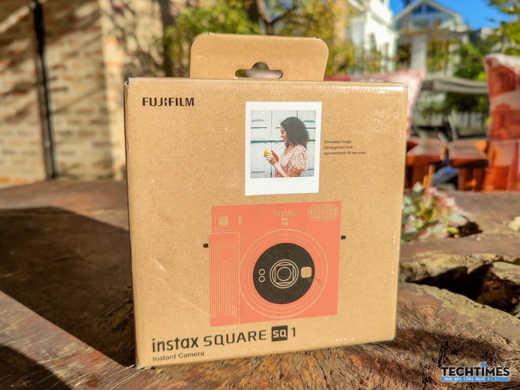 Trên tay Fujifilm Instax SQ1: Máy chụp ảnh lấy liền thú vị, giá 3 triệu đồng
