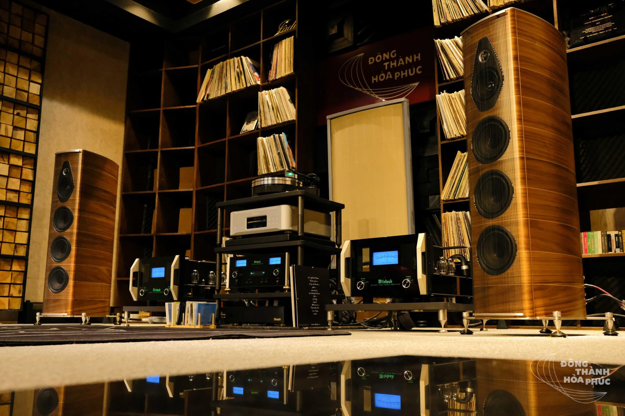 McIntosh_SonusFaber_DSAudio_Esoteric_Đông_Thành_Hòa_Phúc (1 of 40).jpg