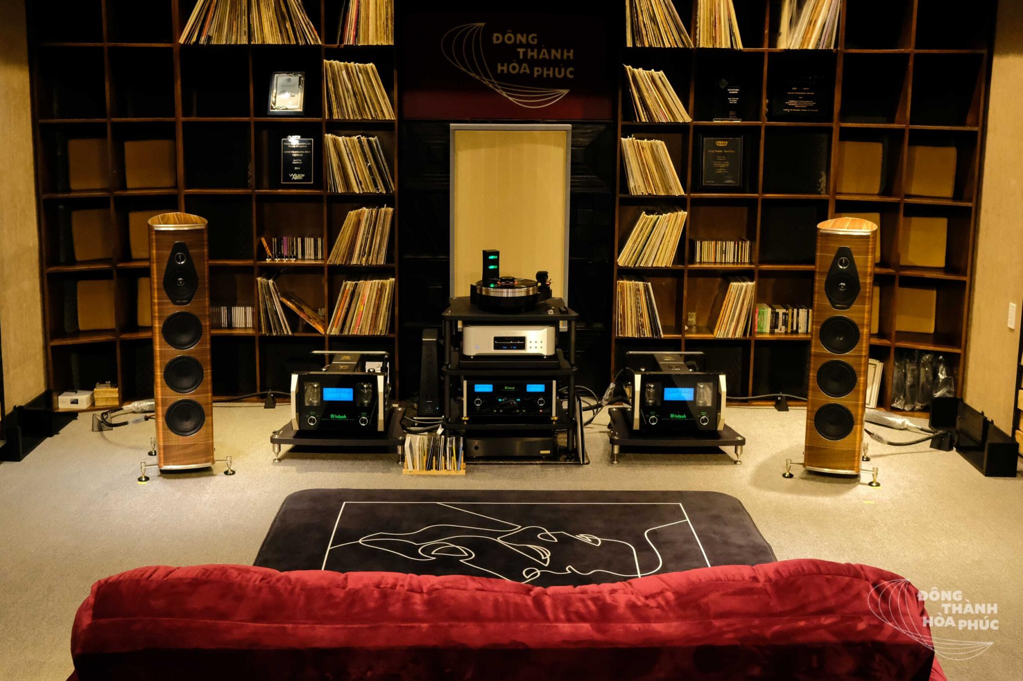 McIntosh_SonusFaber_DSAudio_Esoteric_Đông_Thành_Hòa_Phúc (39 of 40).jpg