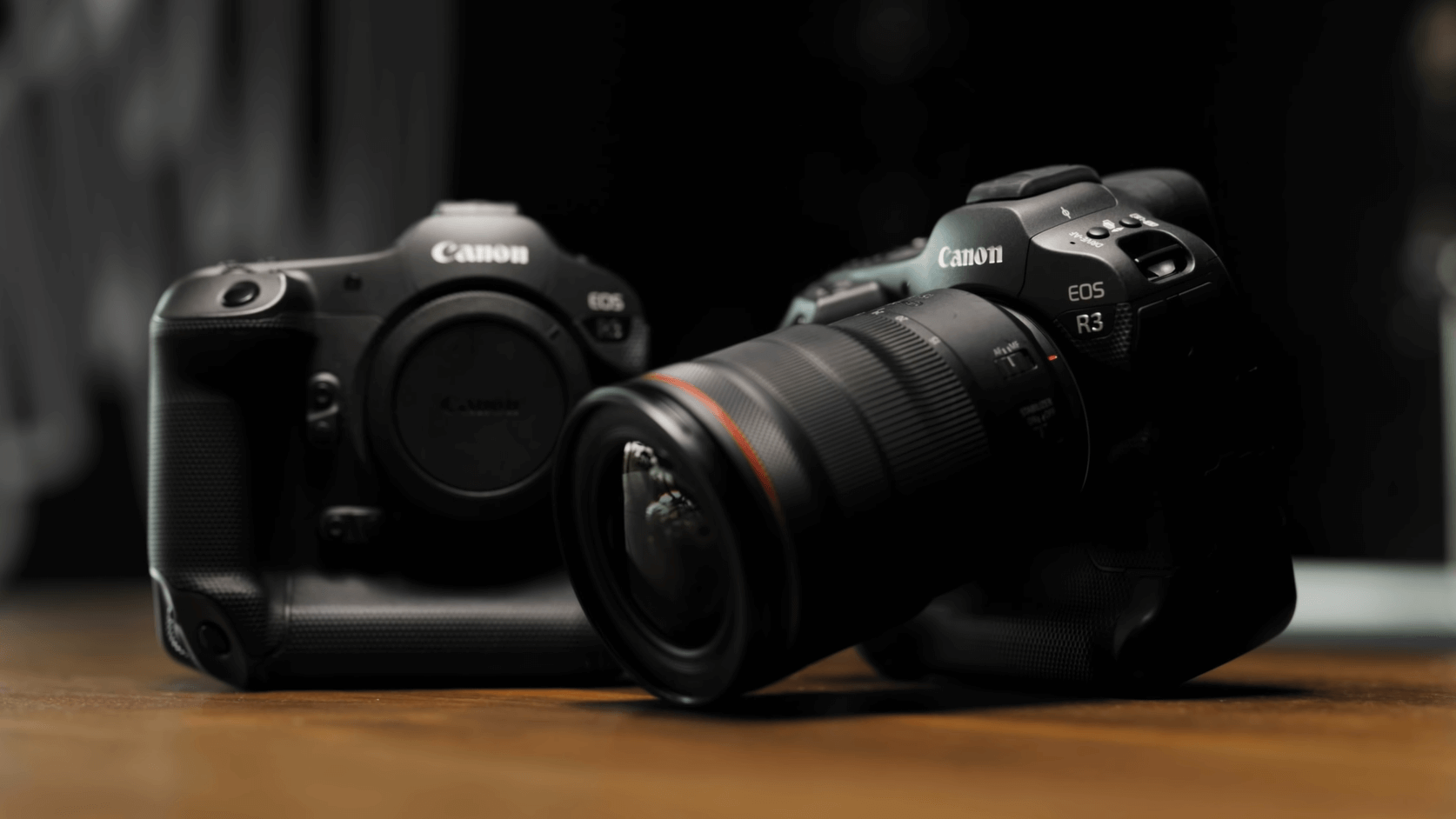 Cận cảnh máy ảnh Canon EOS R3