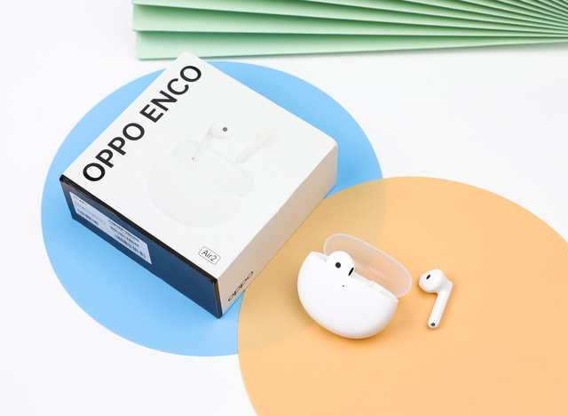 OPPO Enco Air2 ra mắt: Giá chỉ hơn 600K nhưng có bản lề chắc chắn, âm thanh &quot;chất&quot;, chống nước IPX4, pin 24 giờ - Ảnh 1.