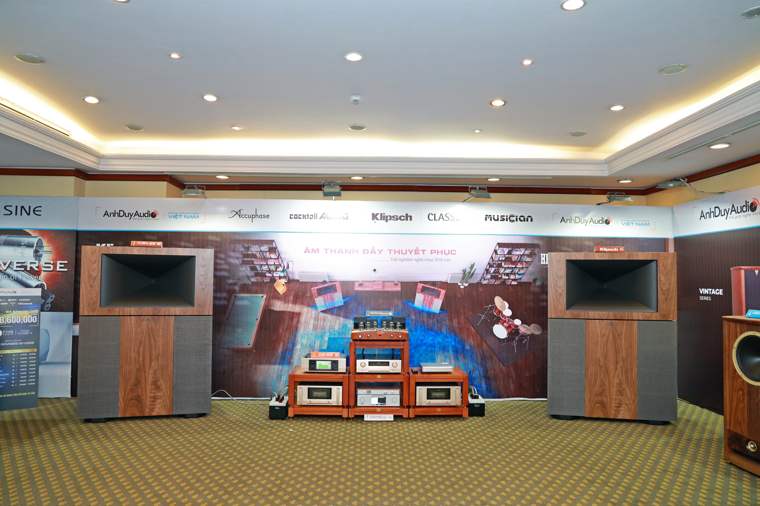 Không gian demo của Anh Duy Audio: Trình diễn các thiết bị của Klipsh, Accuphase, Cocktail Audio, Classe, Fyne Audio...