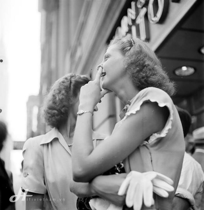 Đang tải 59ad1118322bc-Vintage-Photographs-New-York-Street-Life-Stanley-Kubrick-104-59a947dc224fd__700.jpg…
