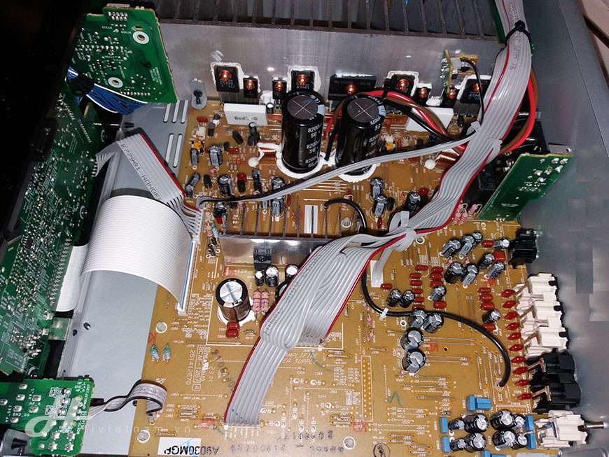 Ampli Onkyo A-9030 ben trong