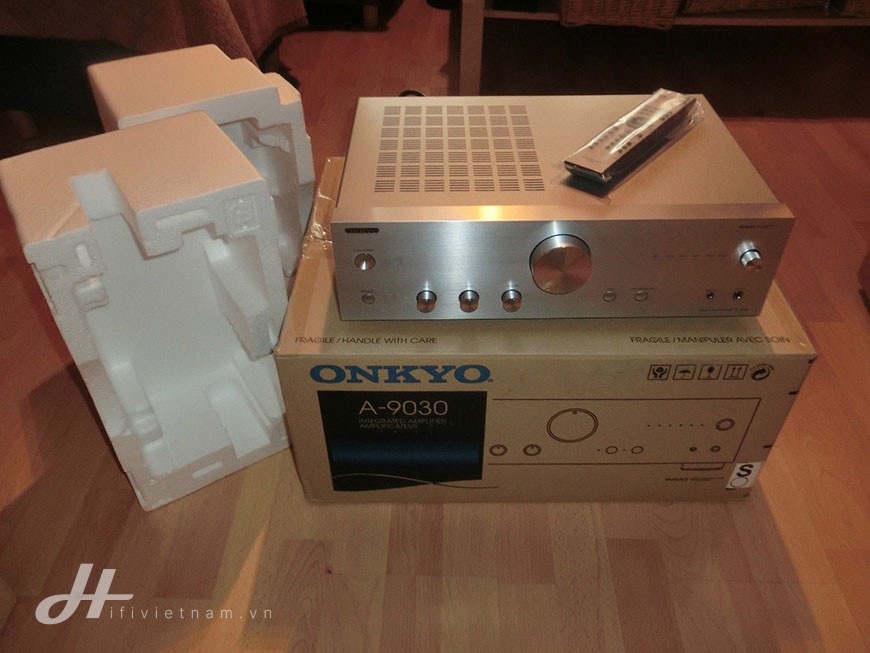 Ampli Onkyo A-9030 hay
