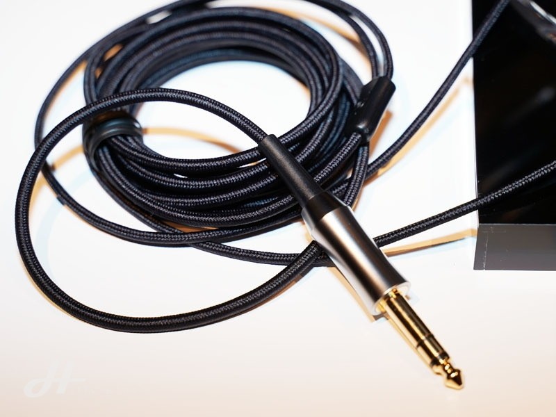 Audio Technica ra mắt ATH-L5000: Tai nghe full-size vỏ gỗ có giá gần 100 triệu đồng