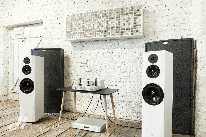 Loa Pylon Audio Sapphire 31 chat