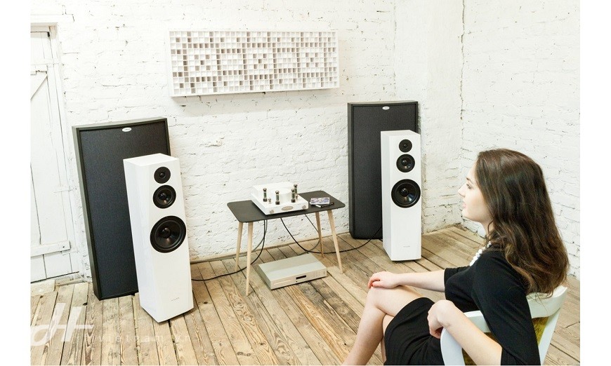 Loa Pylon Audio Sapphire 31 dep