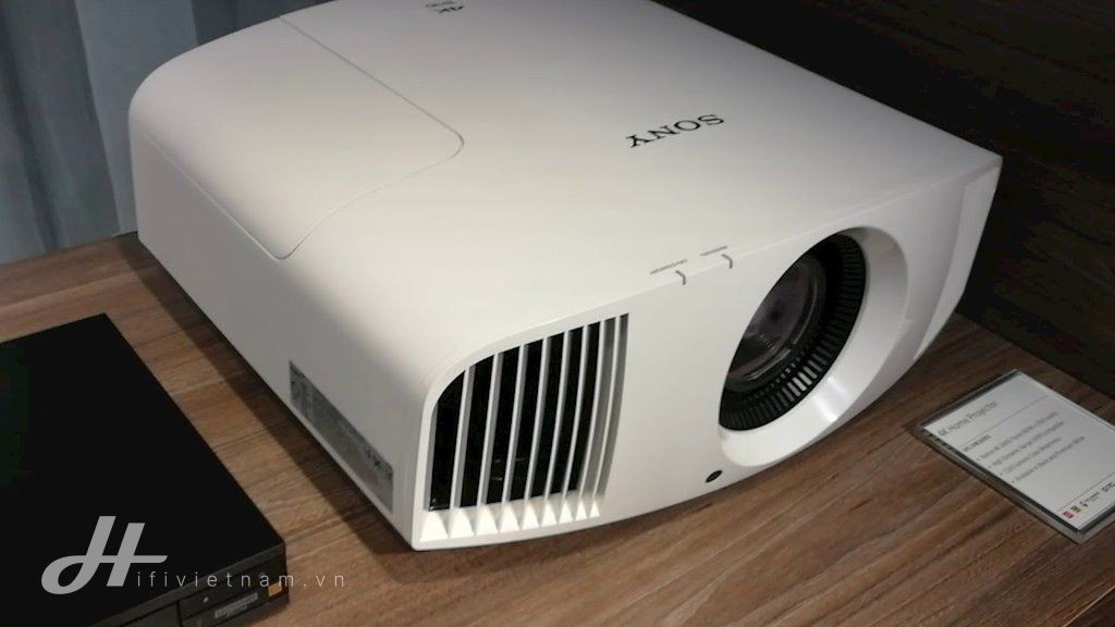 Những mẫu máy chiếu 4K mới nhất cho phòng giải trí gia đình