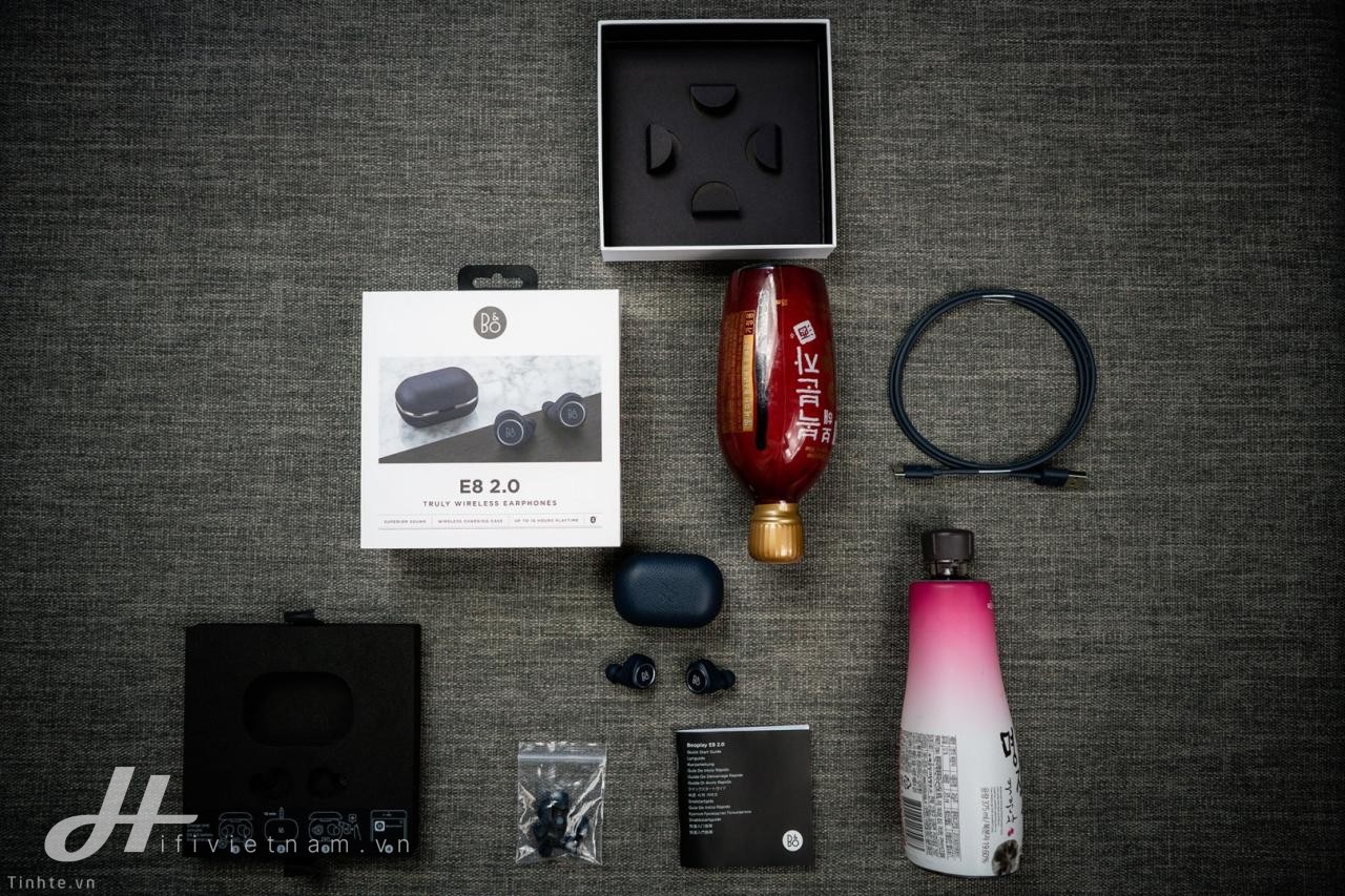 Review Beoplay E8 2.0, hộp sạc không dây, cổng USB-C, pin 20 tiếng, đắt vẫn xắt ra miếng