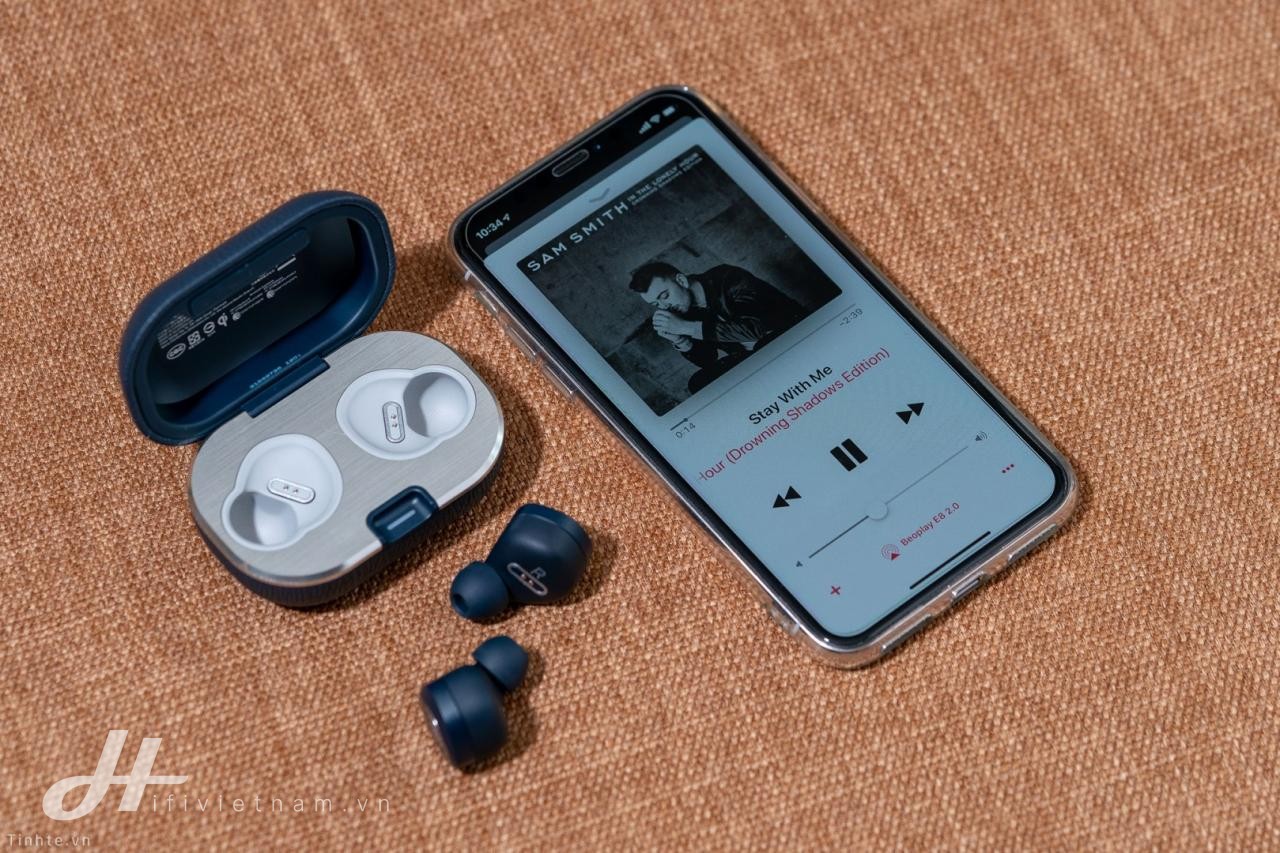 Review Beoplay E8 2.0, hộp sạc không dây, cổng USB-C, pin 20 tiếng, đắt vẫn xắt ra miếng