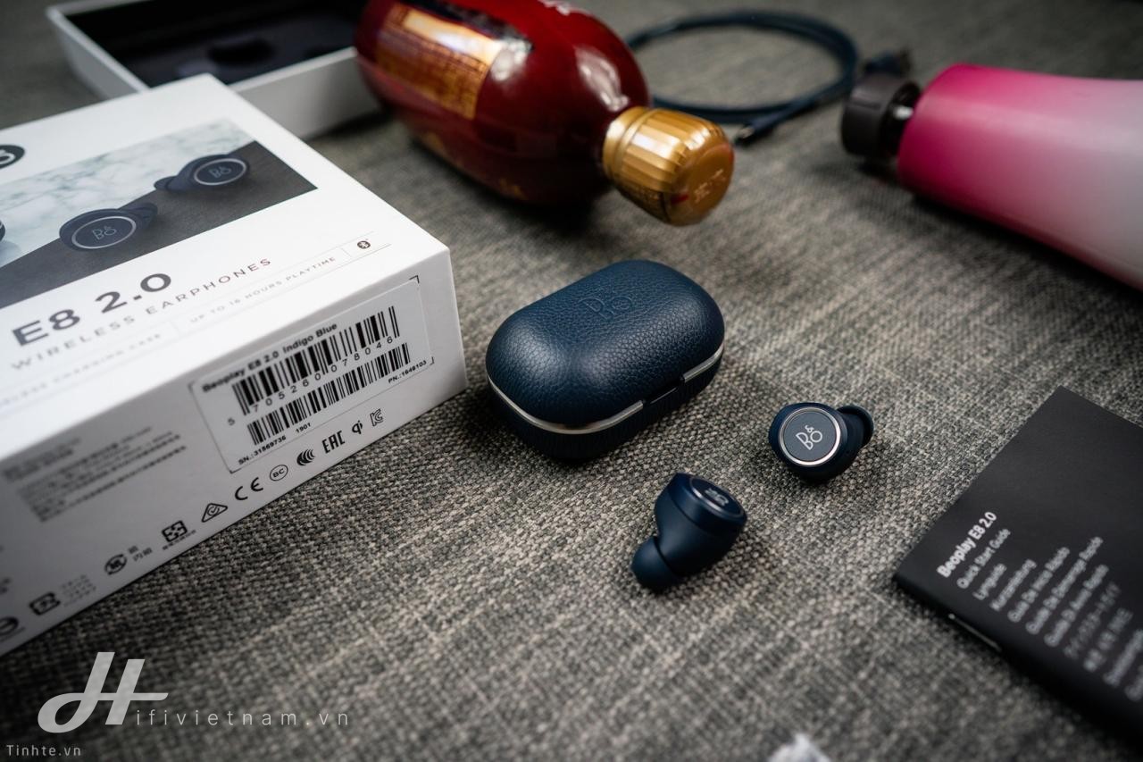 Review Beoplay E8 2.0, hộp sạc không dây, cổng USB-C, pin 20 tiếng, đắt vẫn xắt ra miếng