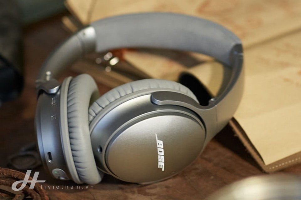 Monospace_Bose_QC35II.jpg