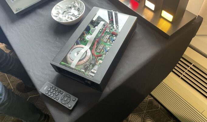 Rega ra mắt ampli Brio thế hệ thứ 7, lần đầu tiên trang bị giải mã DAC tích hợp