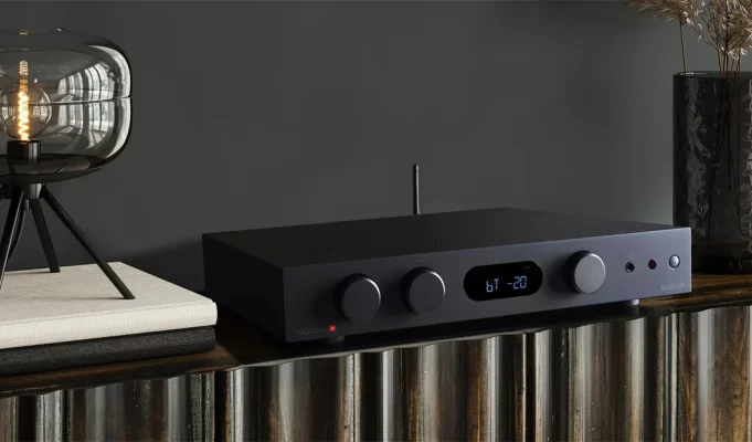 Audiolab 6000A được nâng cấp lên phiên bản MkII với nhiều cải tiến bên trong