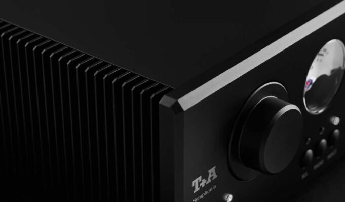 T+A Symphonia: Amply tất cả trong một kết hợp giữa hoài cổ và công nghệ hiện đại