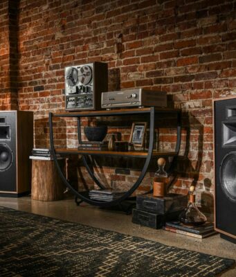 Klipsch ra mắt Forte IV và Heresy IV phiên bản Red Oak, phối hợp cùng Onkyo Icon Series tại Audio Advice Live 2025