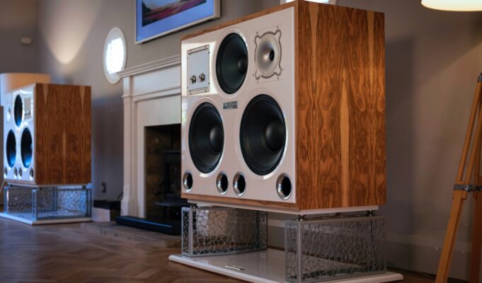 Vì sao loa lớn thường mang lại trải nghiệm âm thanh tốt hơn?