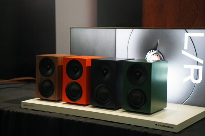 Loạt bookshelf active L/R Series cao cấp của Cambridge Audio đổ bộ Việt Nam chỉ 2 tuần sau CES, mở màn thị trường Châu Á