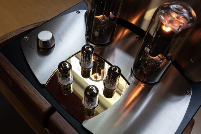 Phần lớn thời gian, ampli chỉ chạy ở mức… vài watt?! Vậy công suất ampli bao nhiêu watt là đủ?