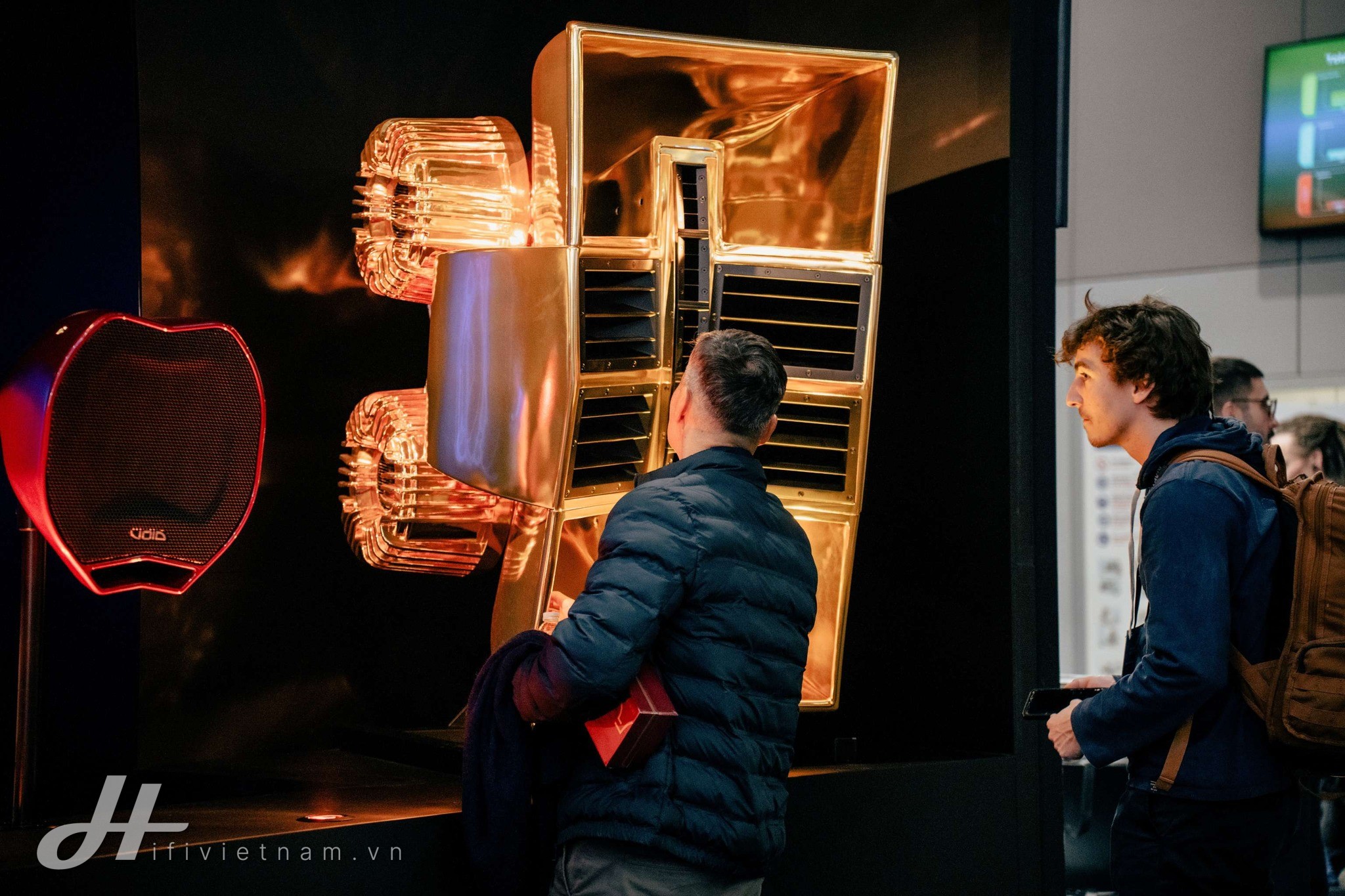 Void Acoustics trình làng lớp hoàn thiện KROME bóng bẩy