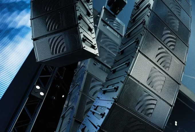 Meyer Sound ra mắt mẫu loa line array TIGRA và subwoofer 1800-LFC mới