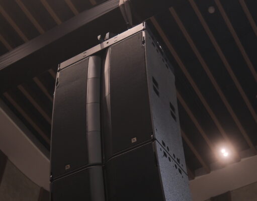 MỘT THÙNG LOA CÂN CẢ SÂN VẬN ĐỘNG: CÚ ĐẢO CHIỀU NGOẠN MỤC CỦA L-ACOUSTICS L2